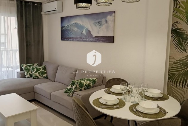 Segunda mano - Apartamento / piso -
Torrevieja - CENTRE