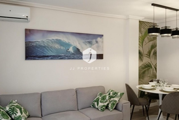 Segunda mano - Apartamento / piso -
Torrevieja - CENTRE