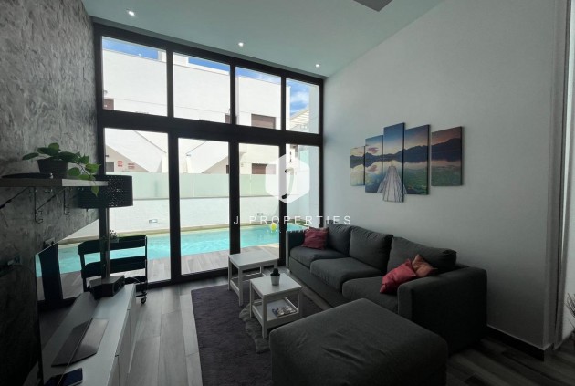 Segunda mano - Villa -
Los Balcones - Costa Blanca