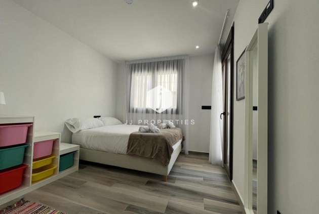 Segunda mano - Villa -
Los Balcones - Costa Blanca