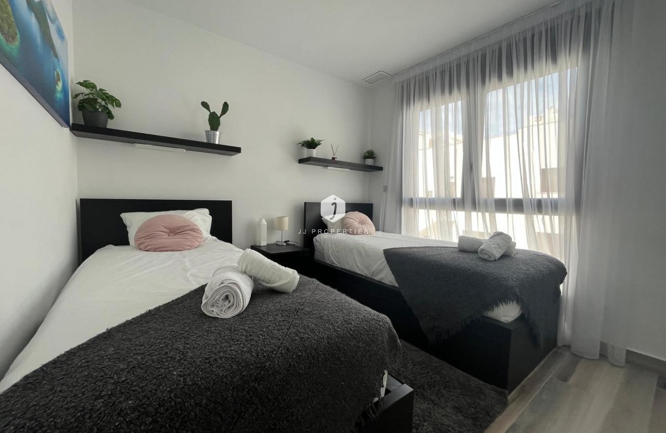 Segunda mano - Villa -
Los Balcones - Costa Blanca