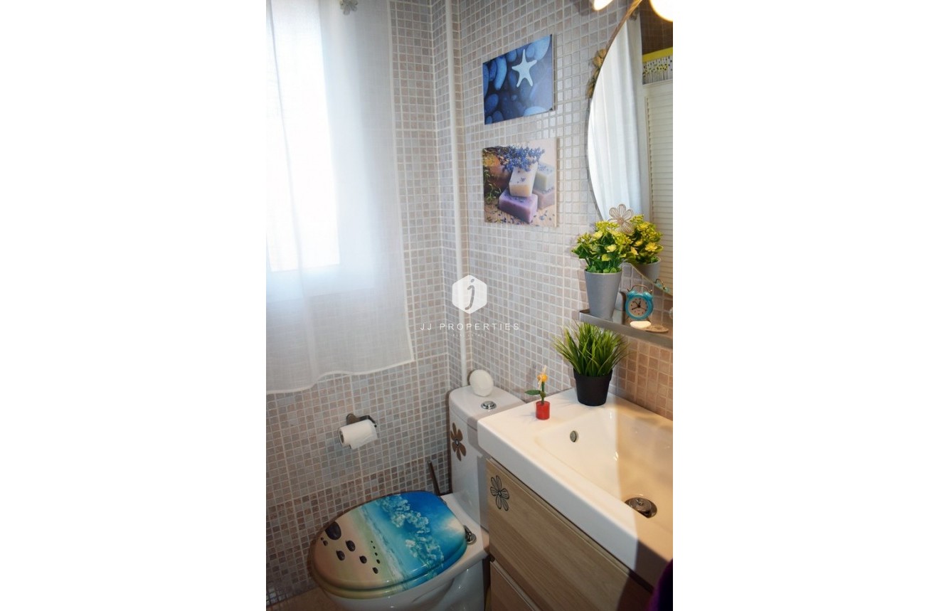 Z drugiej ręki - Szalet -
Torrevieja