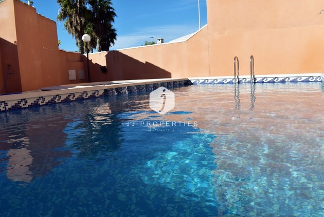 Z drugiej ręki - Szalet -
Torrevieja