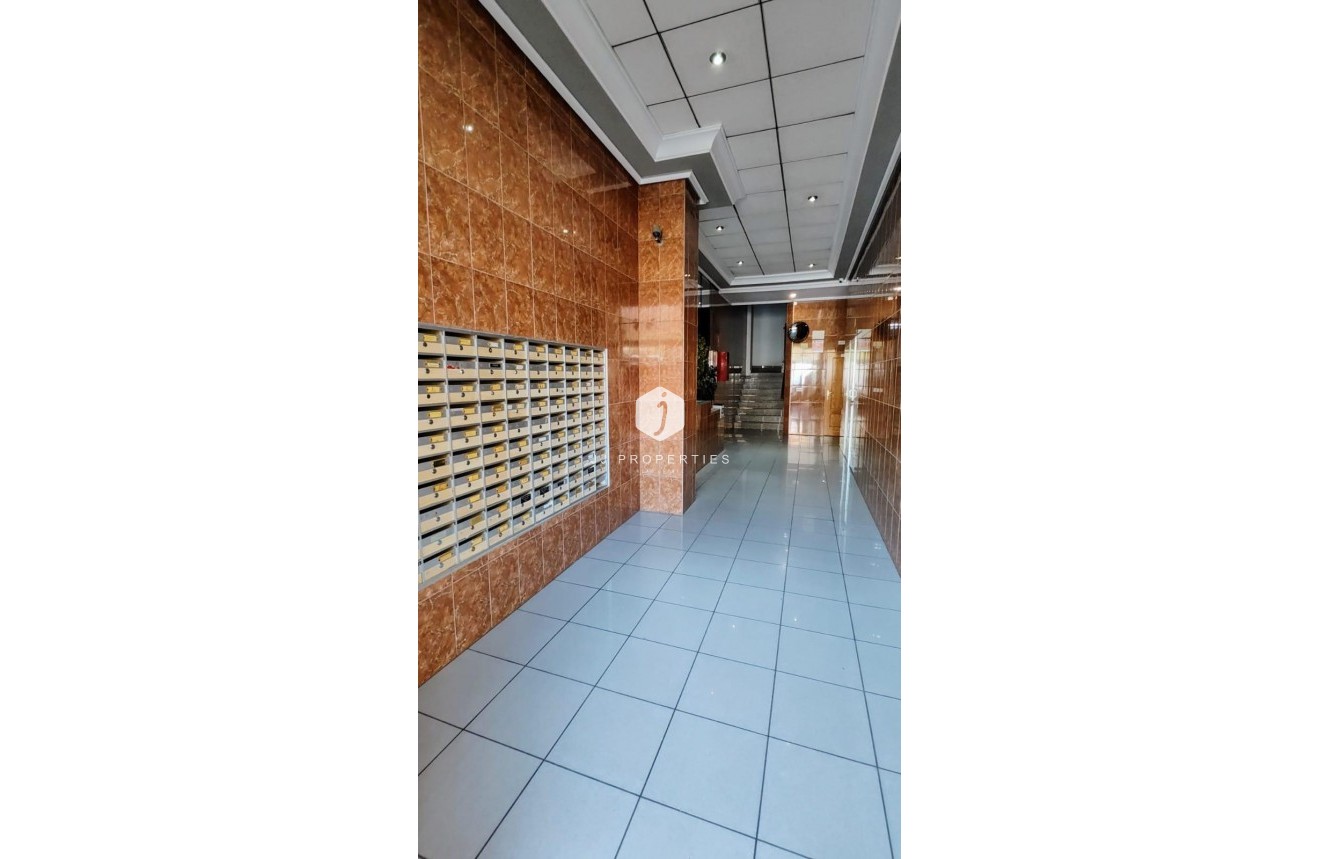 Resale - Apartment / flat -
Torrevieja - Playa de los Locos