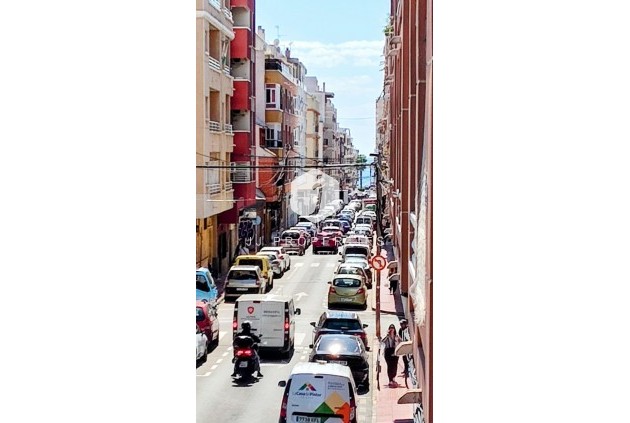 Resale - Apartment / flat -
Torrevieja - Playa de los Locos