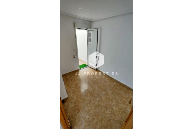 Resale - Apartment / flat -
Torrevieja - Playa de los Locos