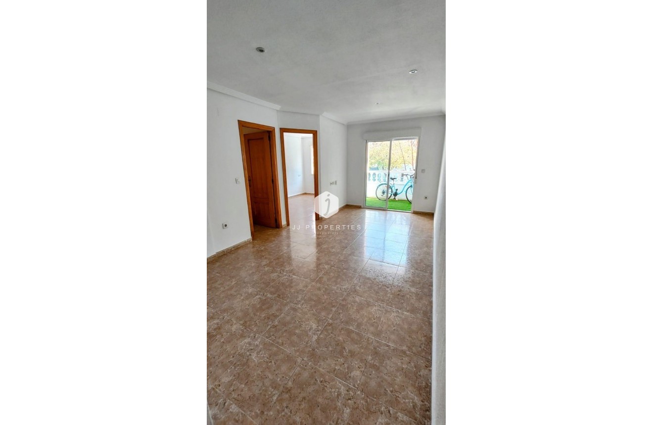Resale - Apartment / flat -
Torrevieja - Playa de los Locos