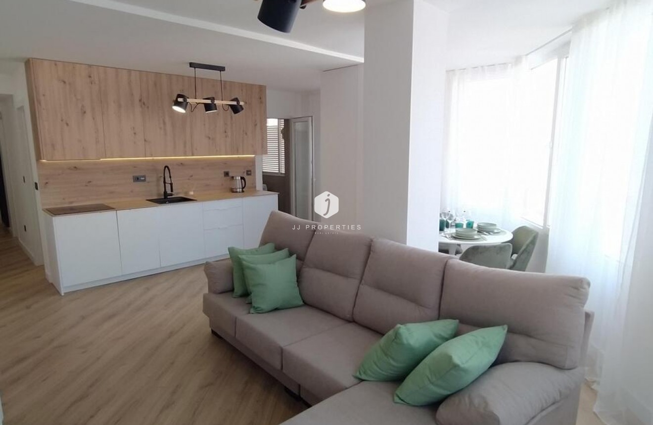 Segunda mano - Apartamento / piso -
Torrevieja - PARQUE DE LAS NACIONES