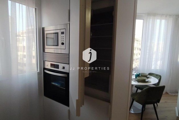 Segunda mano - Apartamento / piso -
Torrevieja - PARQUE DE LAS NACIONES