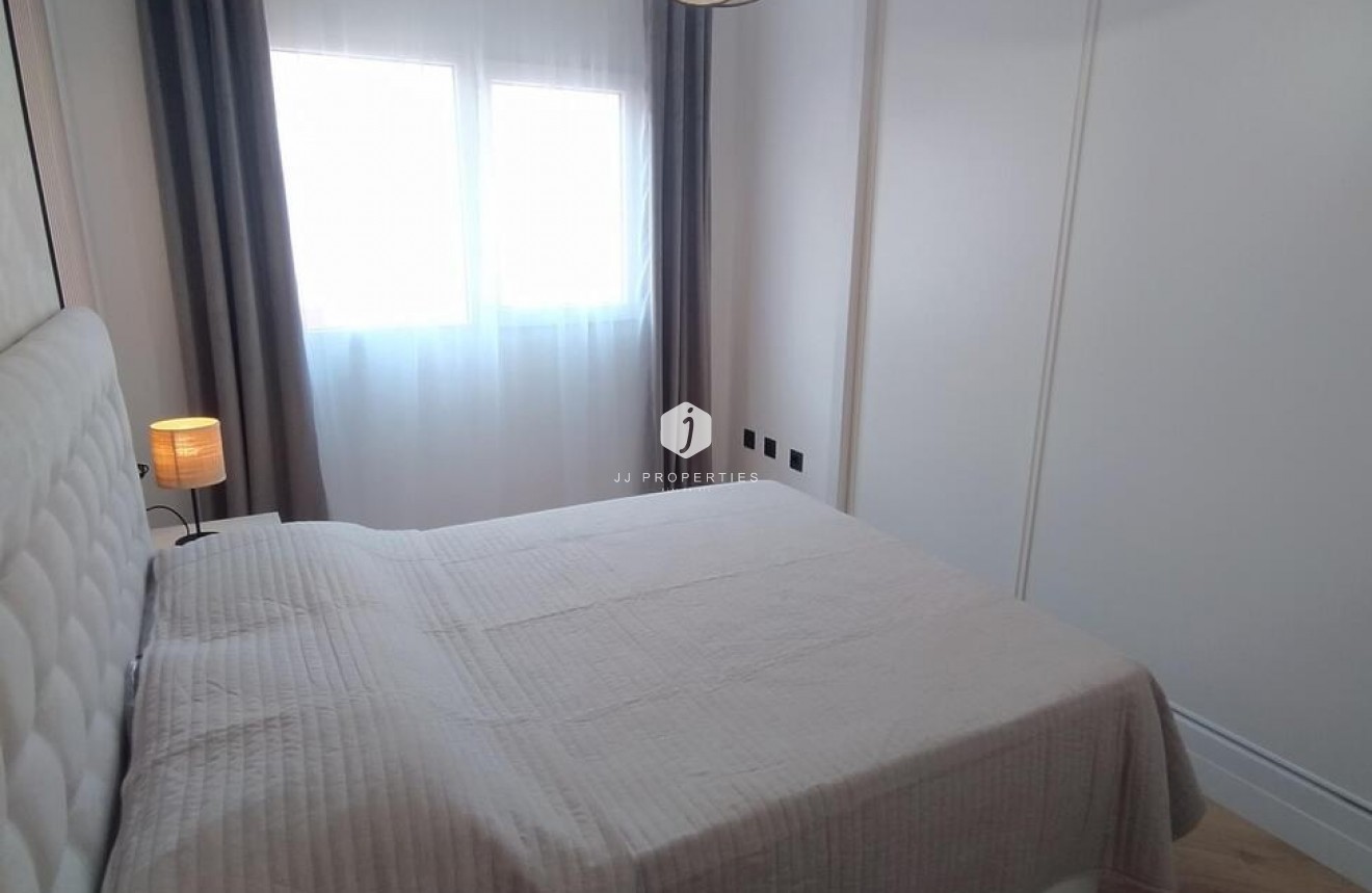 Segunda mano - Apartamento / piso -
Torrevieja - PARQUE DE LAS NACIONES