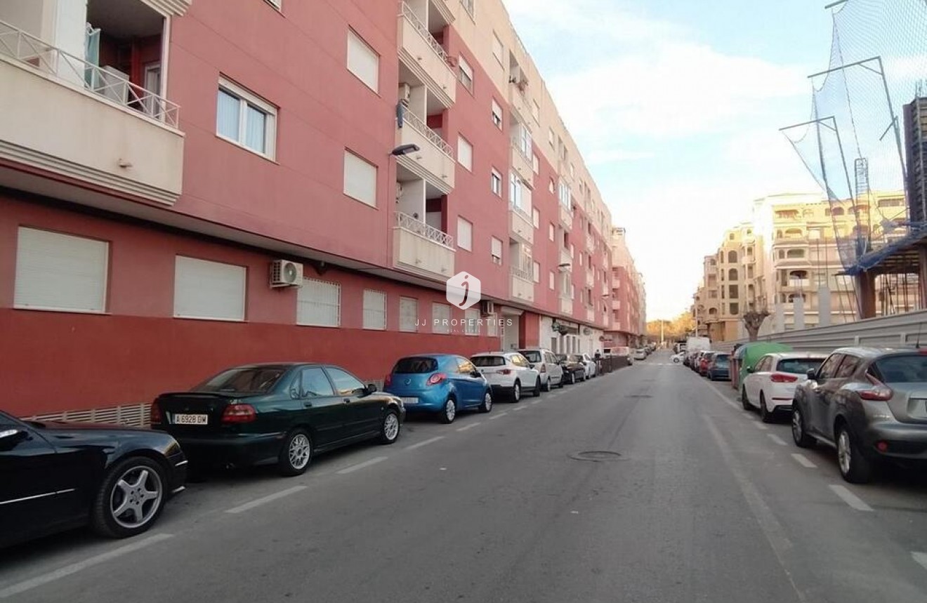 Segunda mano - Apartamento / piso -
Torrevieja - PARQUE DE LAS NACIONES