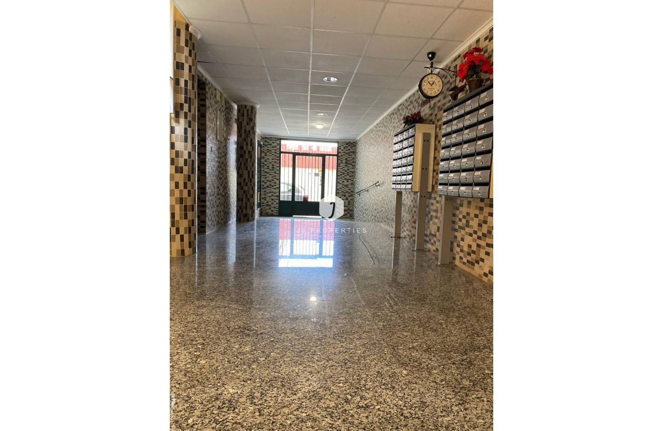 Segunda mano - Apartamento / piso -
San Miguel de Salinas - Pueblo 9