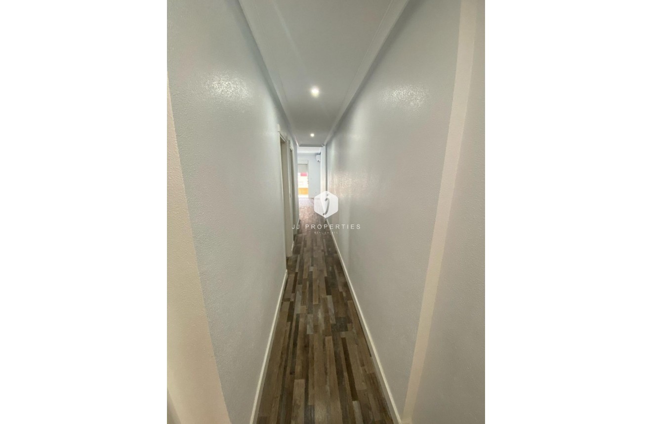 Segunda mano - Apartamento / piso -
San Miguel de Salinas - Pueblo 9