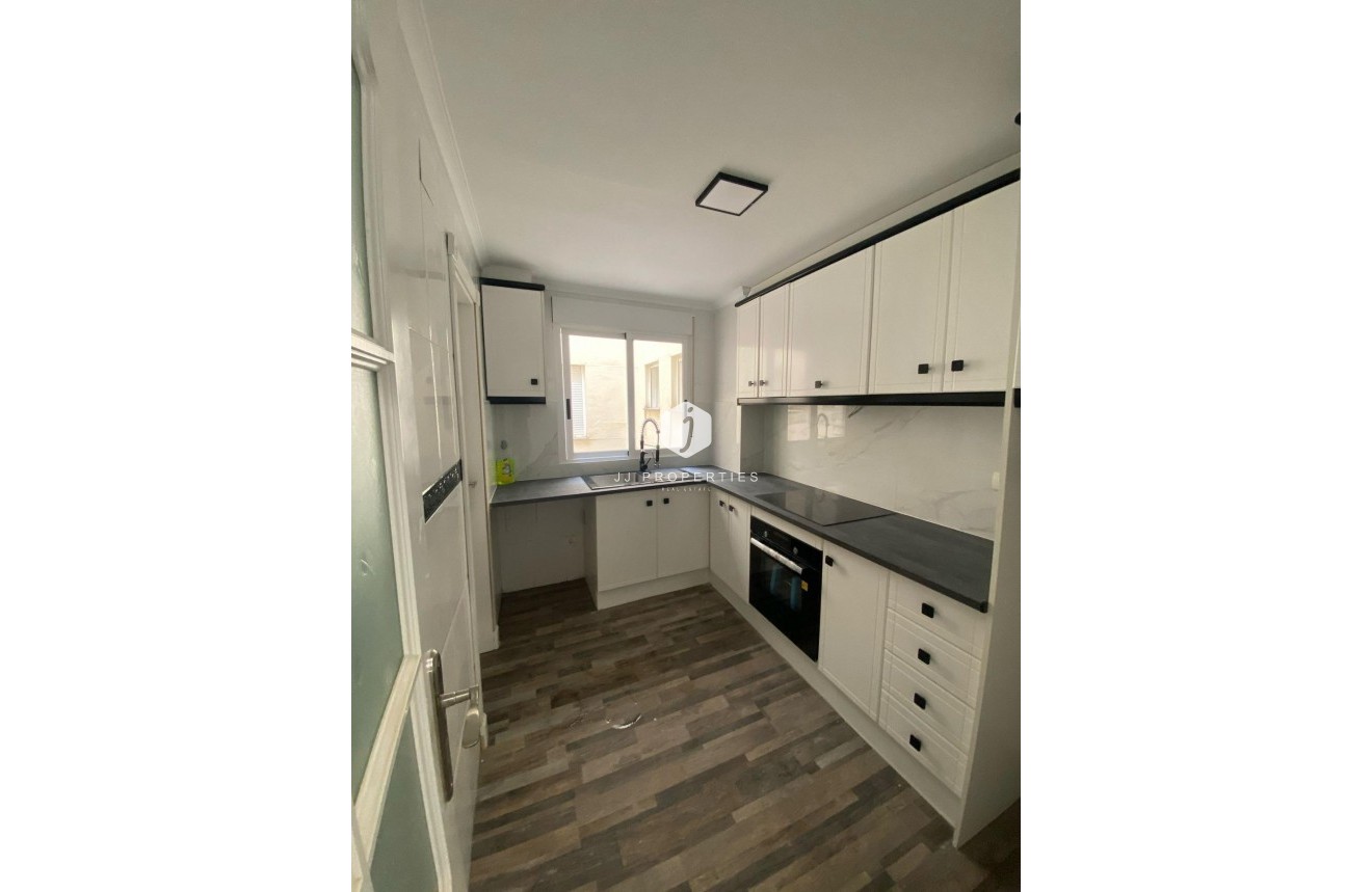 Segunda mano - Apartamento / piso -
San Miguel de Salinas - Pueblo 9