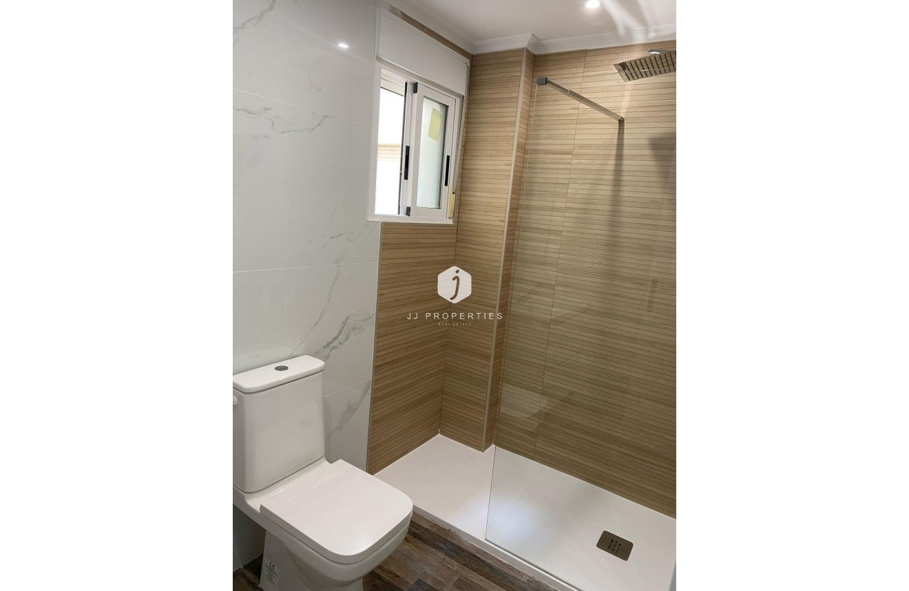 Segunda mano - Apartamento / piso -
San Miguel de Salinas - Pueblo 9