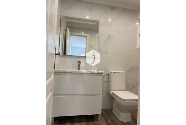 Segunda mano - Apartamento / piso -
San Miguel de Salinas - Pueblo 9