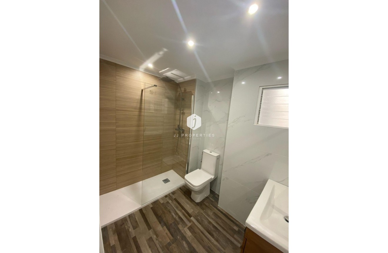 Segunda mano - Apartamento / piso -
San Miguel de Salinas - Pueblo 9