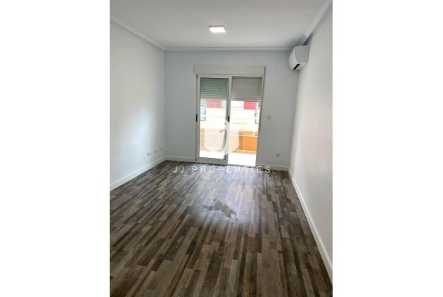 Segunda mano - Apartamento / piso -
San Miguel de Salinas - Pueblo 9