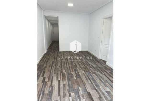 Segunda mano - Apartamento / piso -
San Miguel de Salinas - Pueblo 9