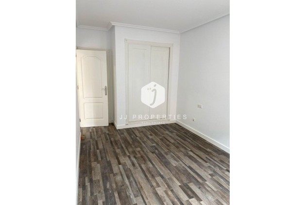 Segunda mano - Apartamento / piso -
San Miguel de Salinas - Pueblo 9