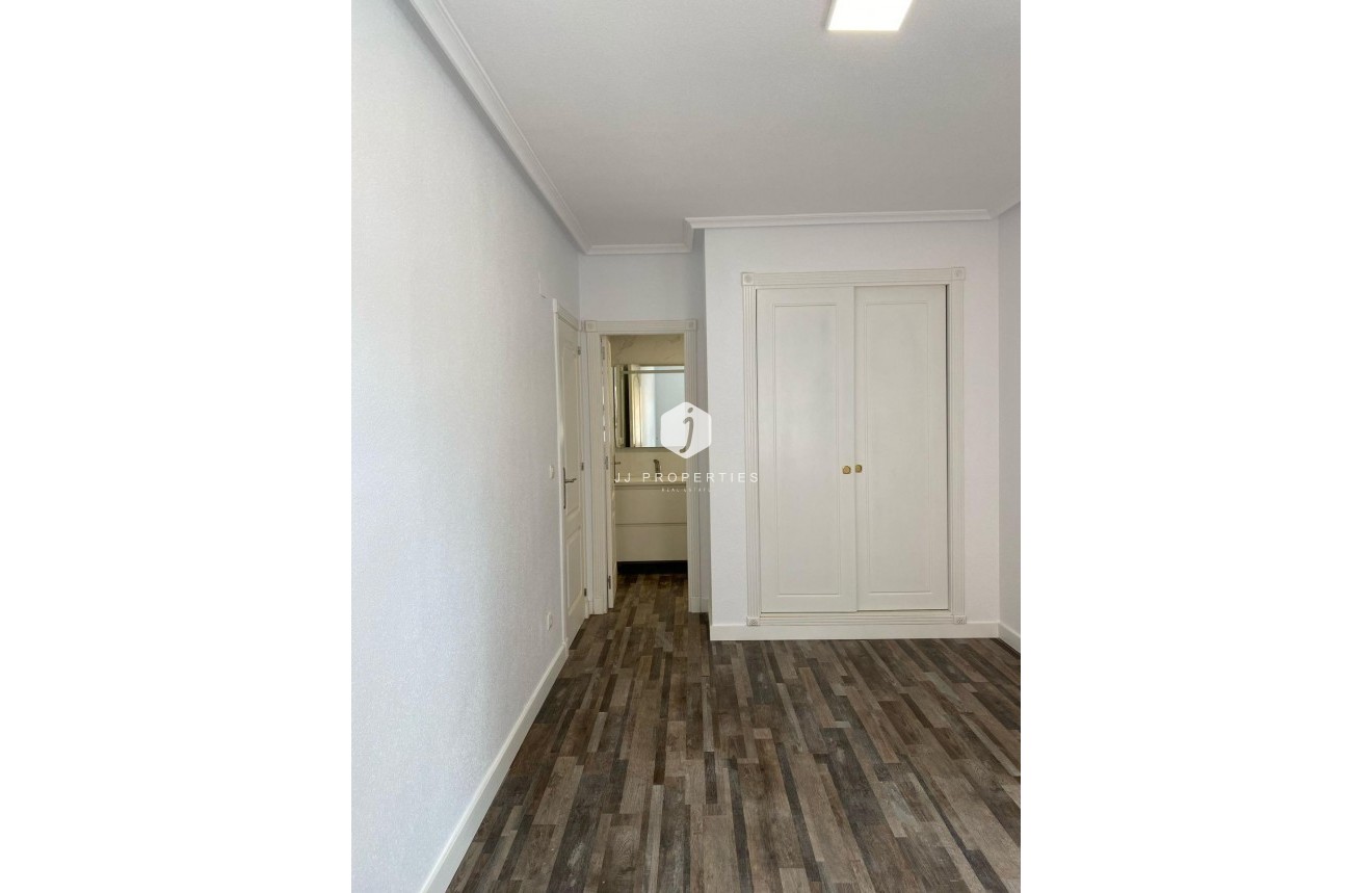 Segunda mano - Apartamento / piso -
San Miguel de Salinas - Pueblo 9