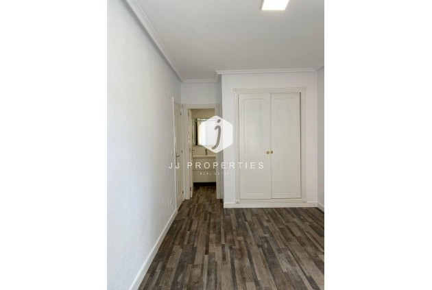 Segunda mano - Apartamento / piso -
San Miguel de Salinas - Pueblo 9