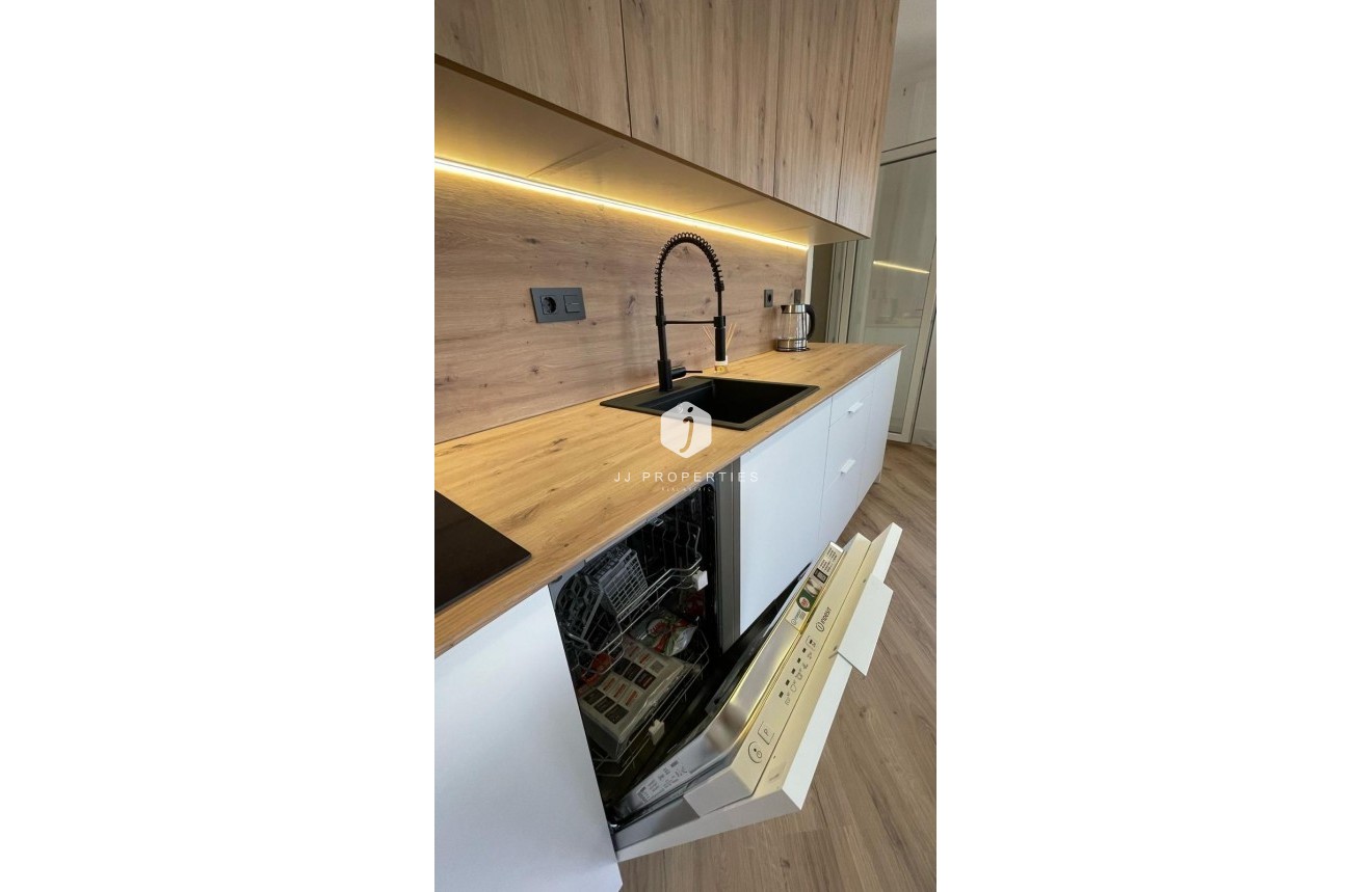 Segunda mano - Apartamento / piso -
Torrevieja - PARQUE DE LAS NACIONES