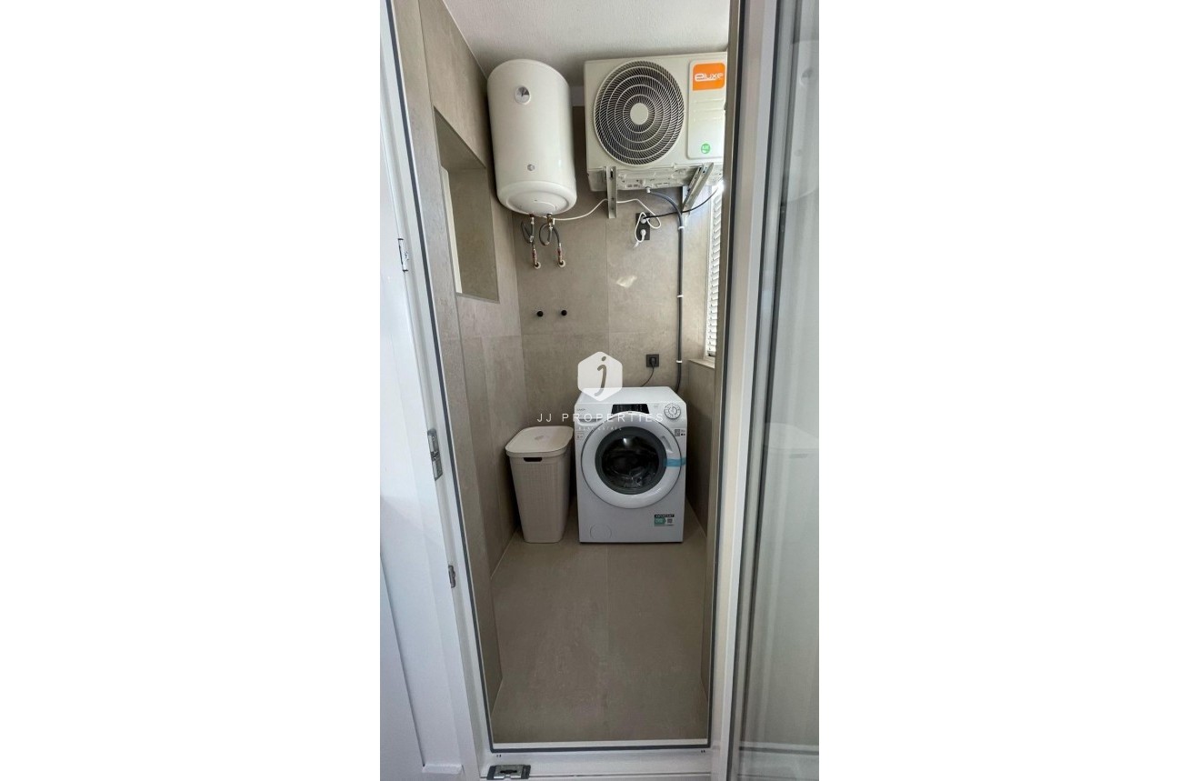 Segunda mano - Apartamento / piso -
Torrevieja - PARQUE DE LAS NACIONES