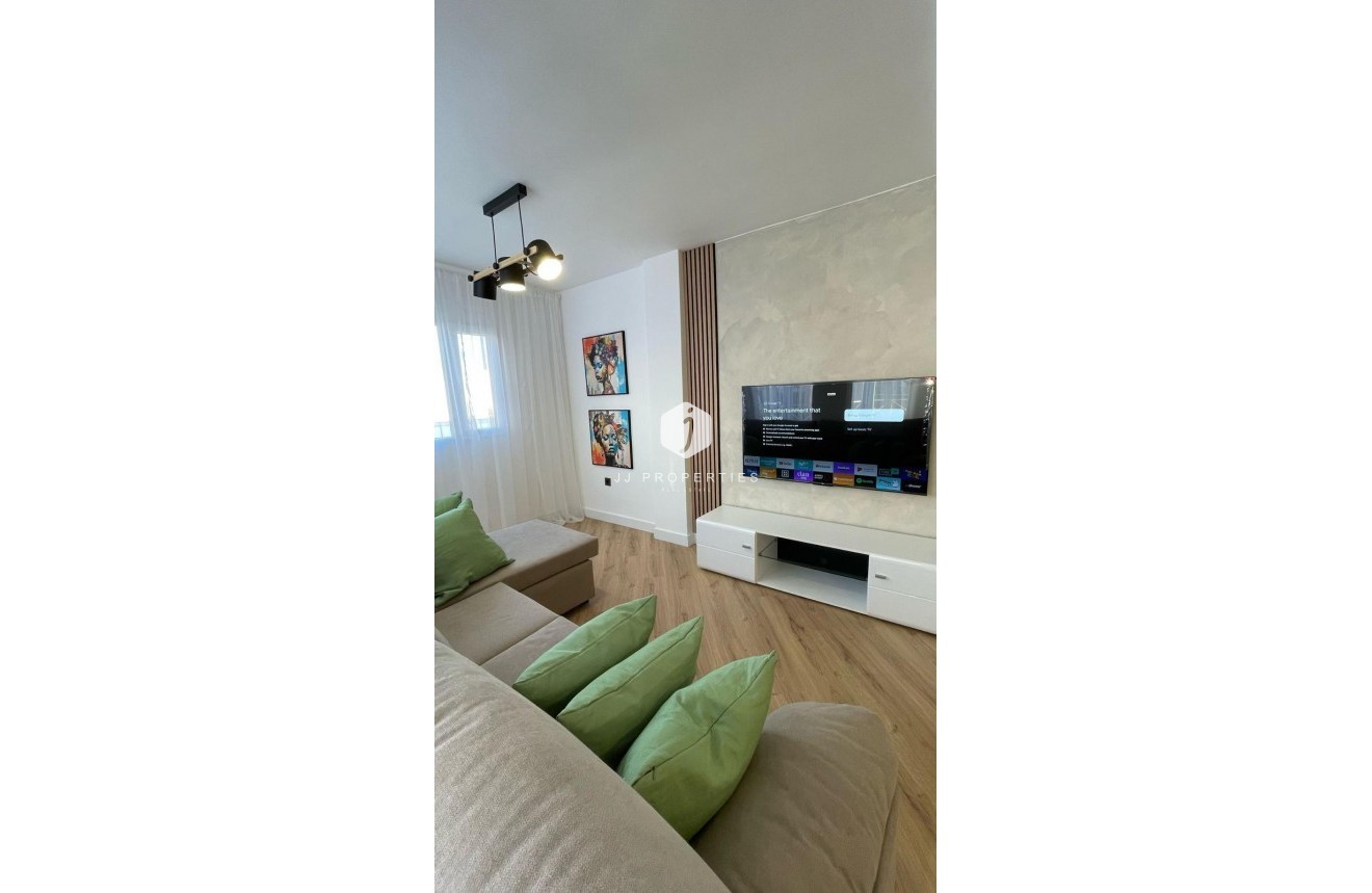 Segunda mano - Apartamento / piso -
Torrevieja - PARQUE DE LAS NACIONES