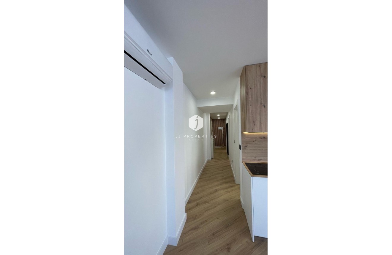 Segunda mano - Apartamento / piso -
Torrevieja - PARQUE DE LAS NACIONES