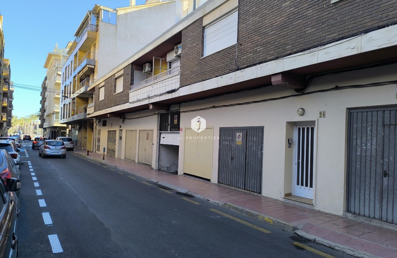 Segunda mano - Apartamento / piso -
Torrevieja - Las Piscinas Naturales