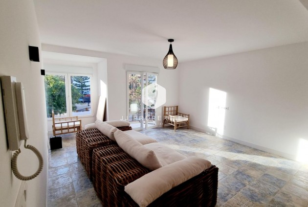 Segunda mano - Apartamento / piso -
Torrevieja