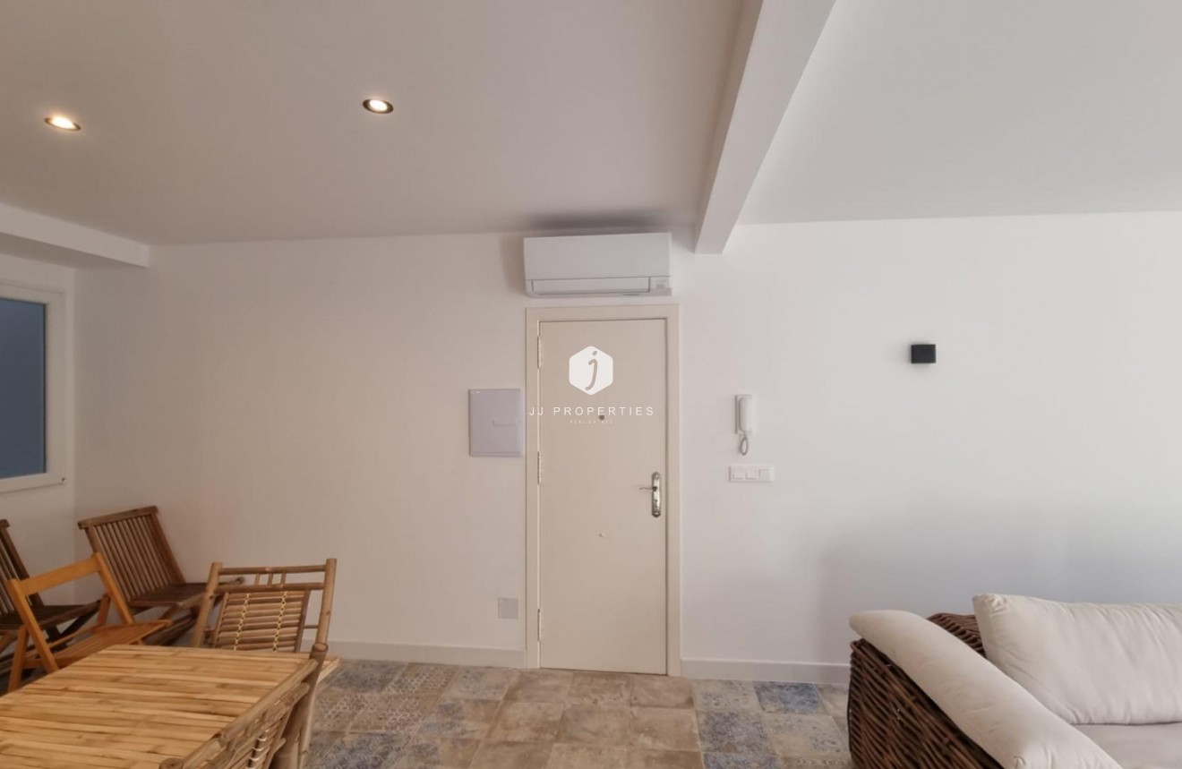 Segunda mano - Apartamento / piso -
Torrevieja