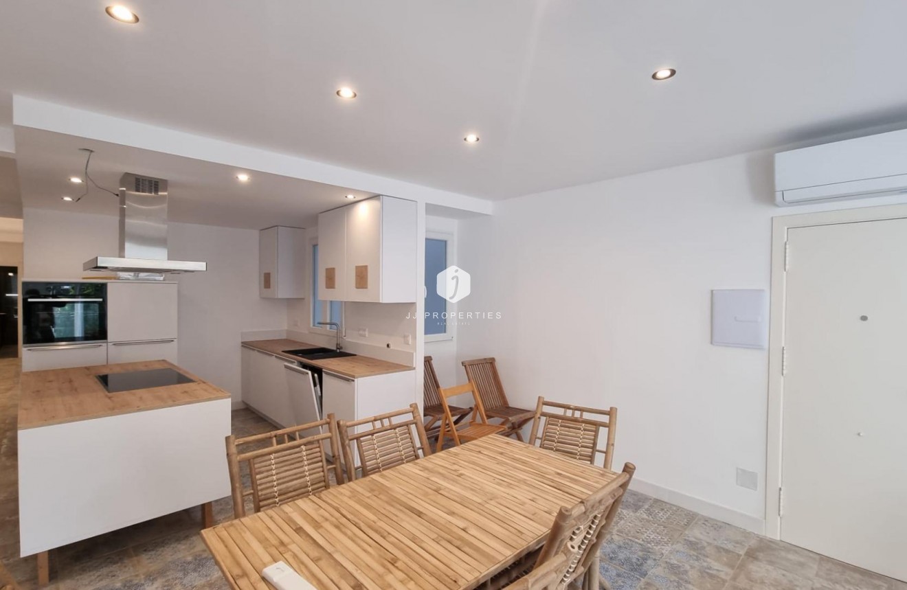 Segunda mano - Apartamento / piso -
Torrevieja