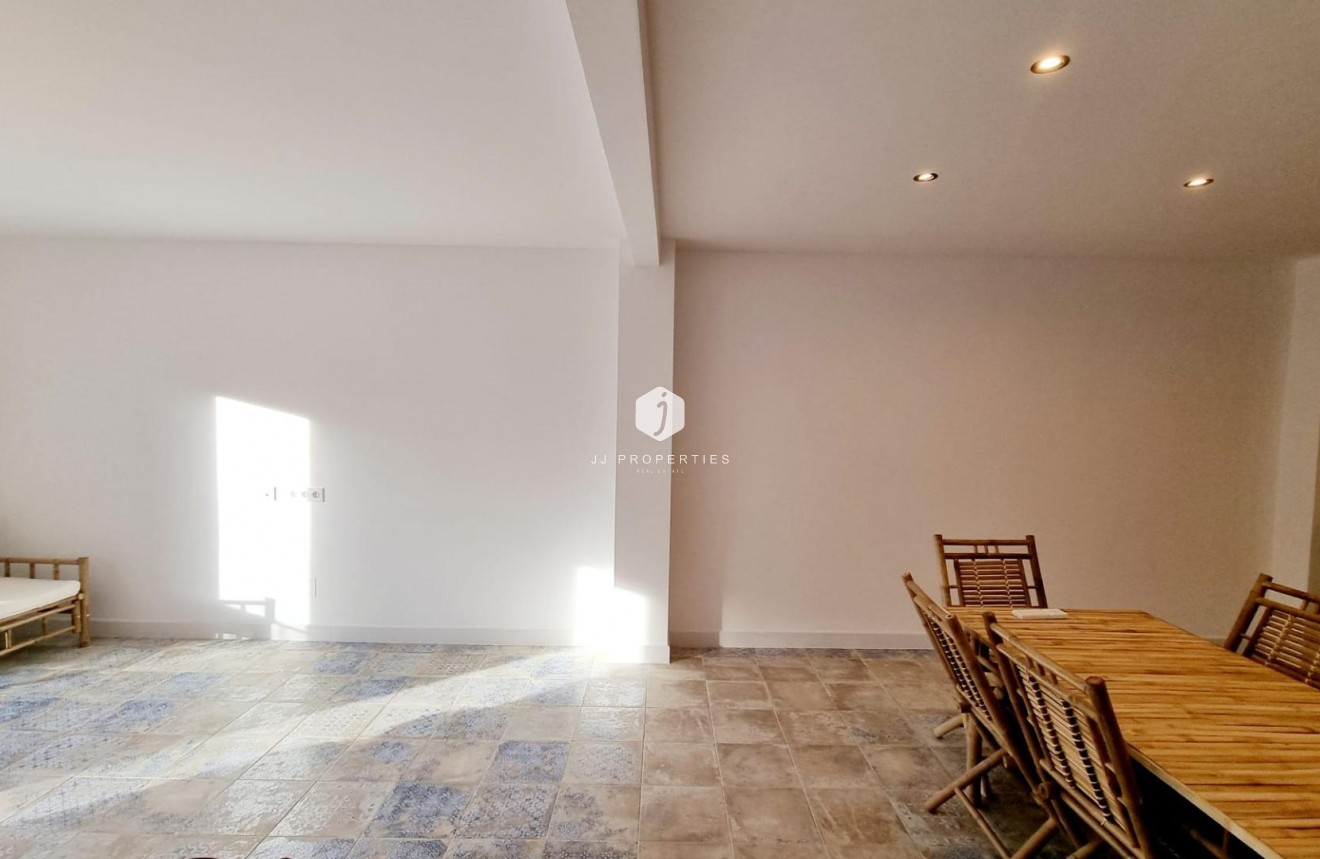 Segunda mano - Apartamento / piso -
Torrevieja