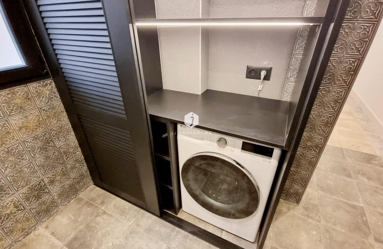 Segunda mano - Apartamento / piso -
Torrevieja