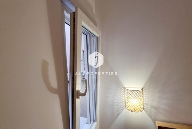 Segunda mano - Apartamento / piso -
Torrevieja