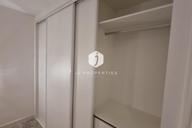 Segunda mano - Apartamento / piso -
Torrevieja