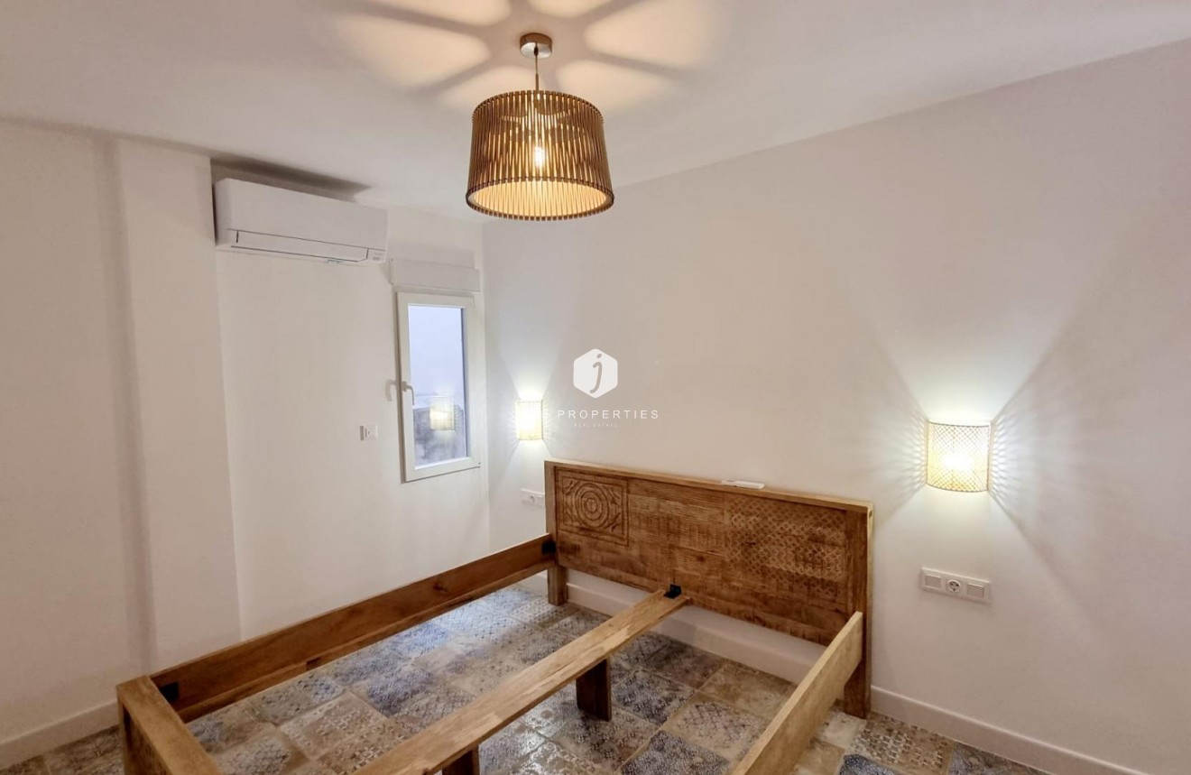 Segunda mano - Apartamento / piso -
Torrevieja