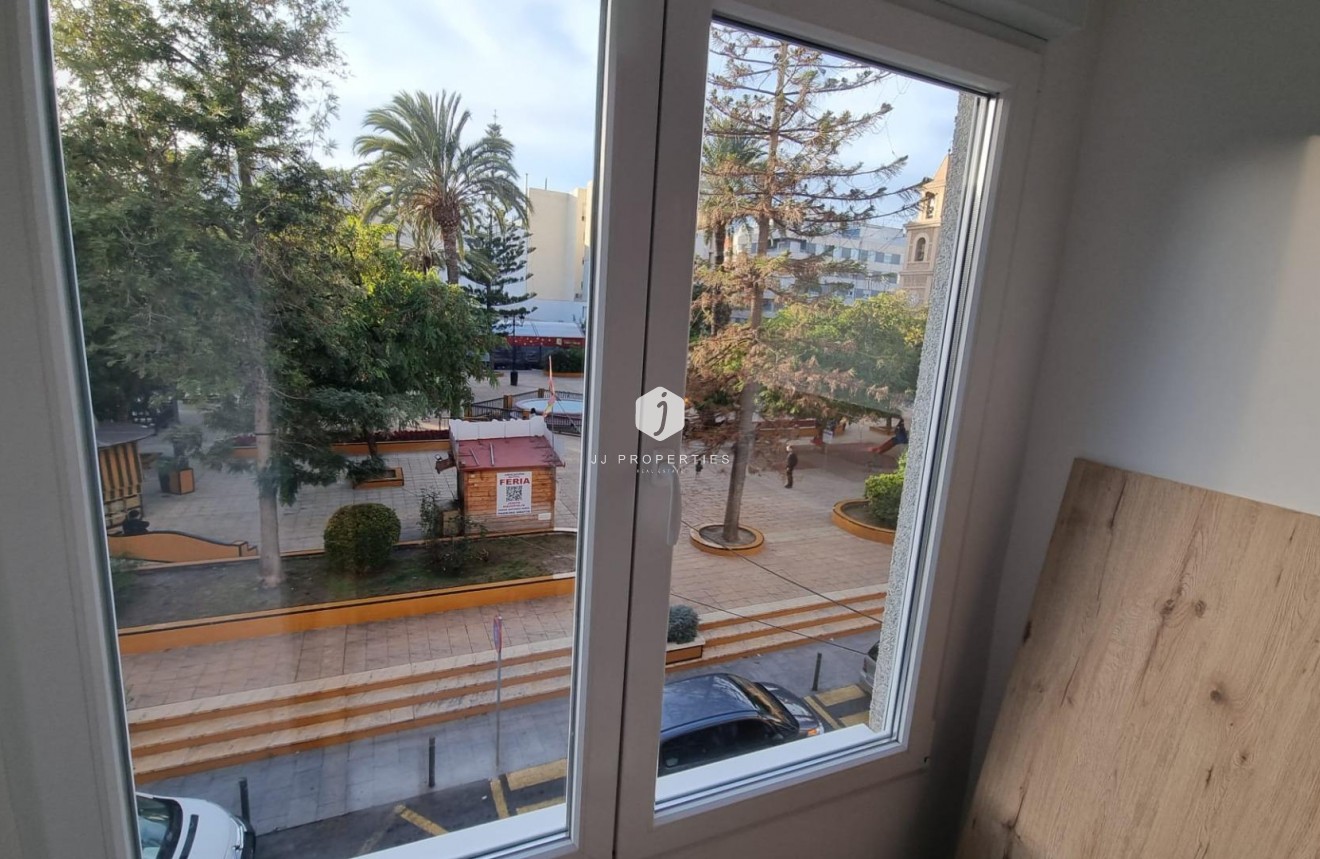 Segunda mano - Apartamento / piso -
Torrevieja