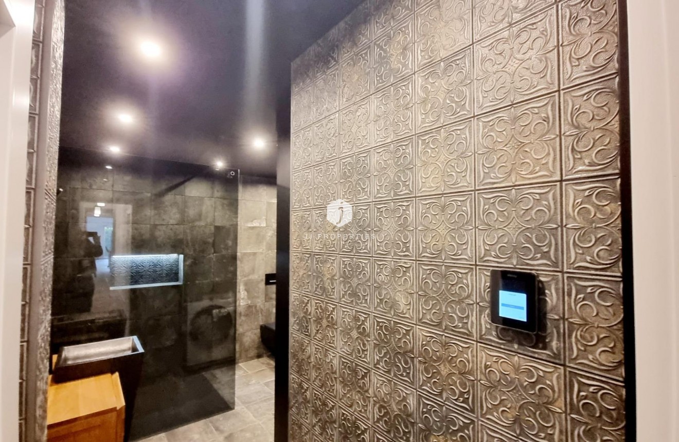 Segunda mano - Apartamento / piso -
Torrevieja