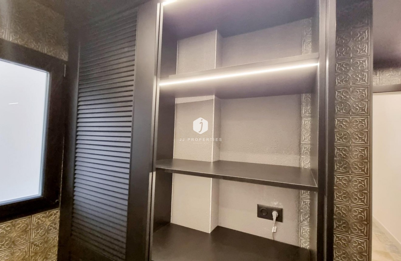 Segunda mano - Apartamento / piso -
Torrevieja