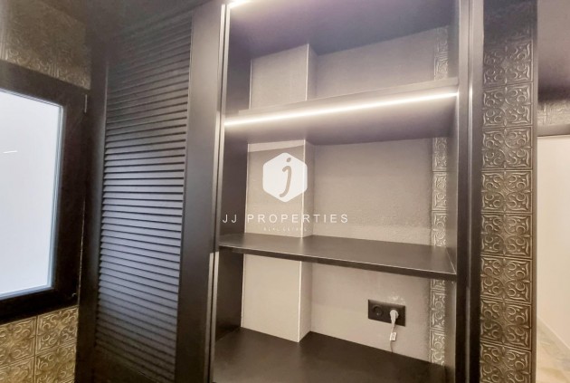 Segunda mano - Apartamento / piso -
Torrevieja