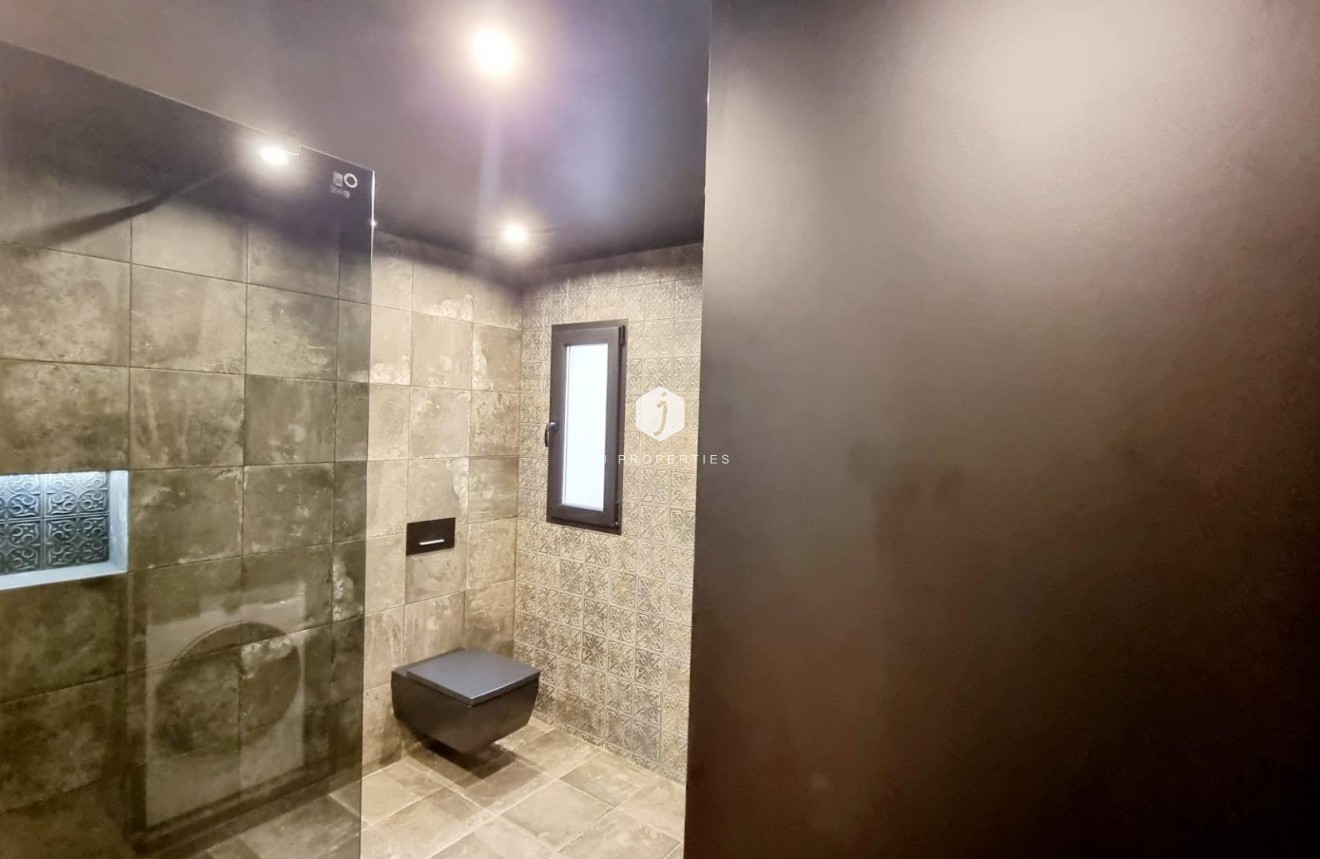 Segunda mano - Apartamento / piso -
Torrevieja