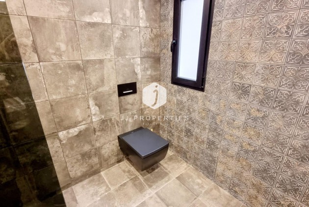 Segunda mano - Apartamento / piso -
Torrevieja