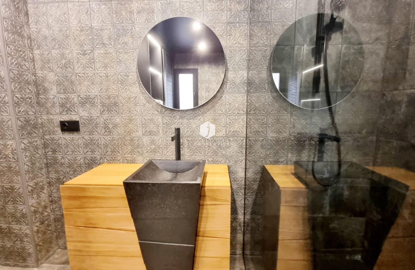 Segunda mano - Apartamento / piso -
Torrevieja