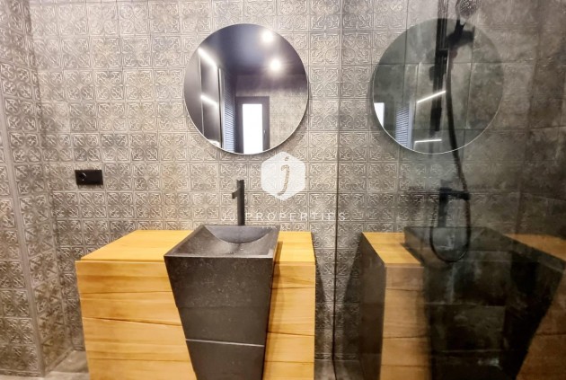 Segunda mano - Apartamento / piso -
Torrevieja