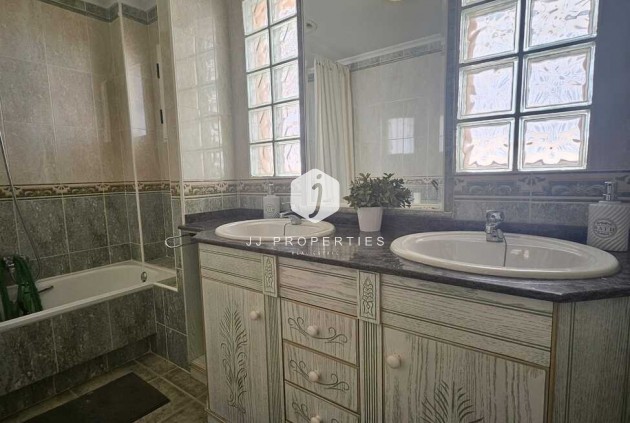 Segunda mano - Villa -
Guardamar del Segura - Campomar