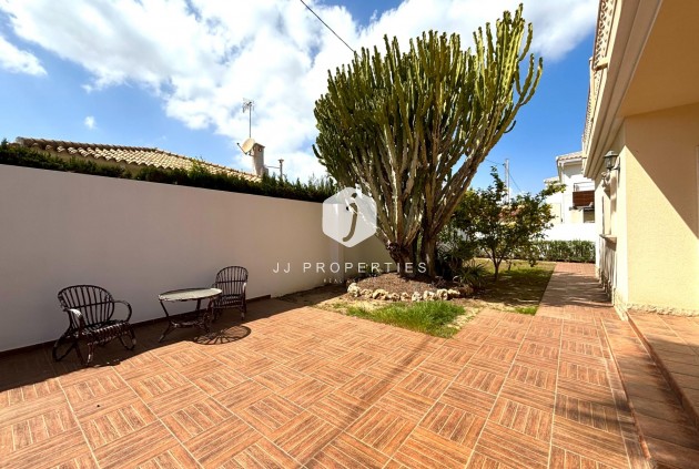 Aus zweiter Hand - Villa -
Cabo Roig - Costa Blanca