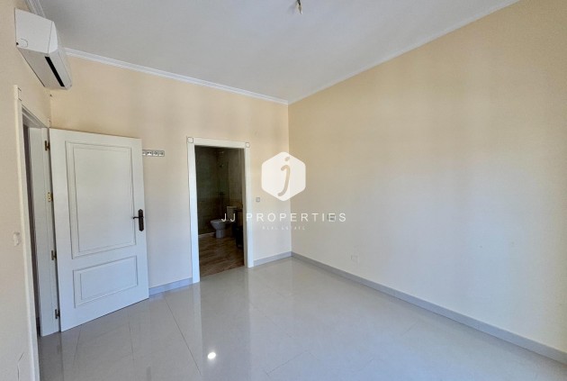 Aus zweiter Hand - Villa -
Cabo Roig - Costa Blanca